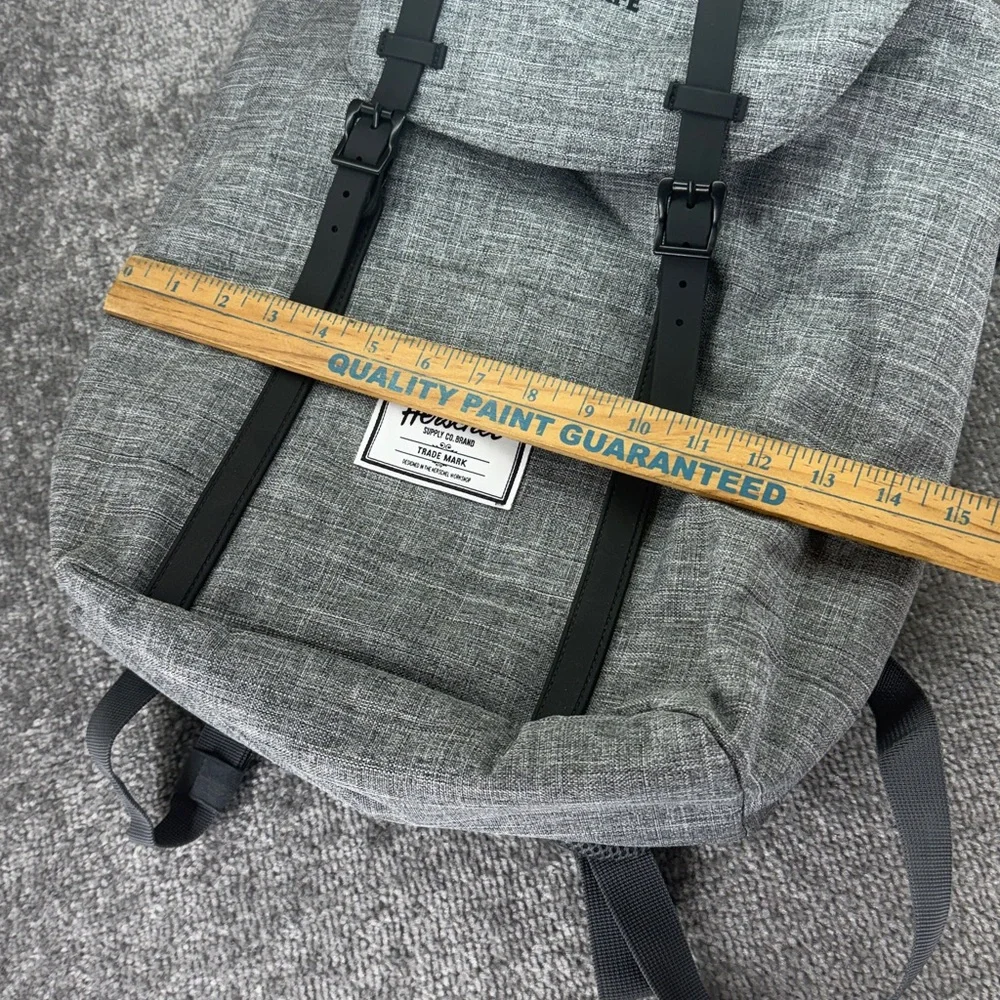 NWT Herschel Supply Company Retreat Raven Crosshatch Gray Backpack Laptop Bag